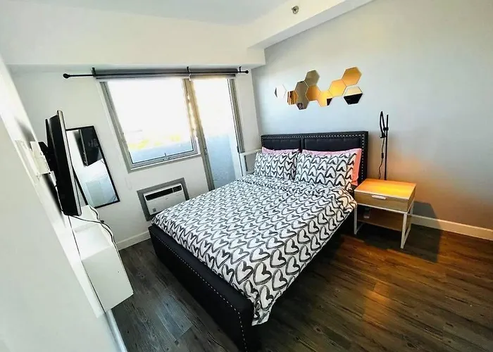 Free Parking, Pool, Gym, Netflix, Wi-fi, Ps4! Manila