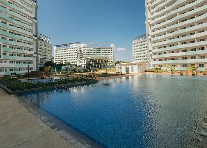 Free Parking, Pool, Gym, Netflix, Wi-fi, Ps4! *