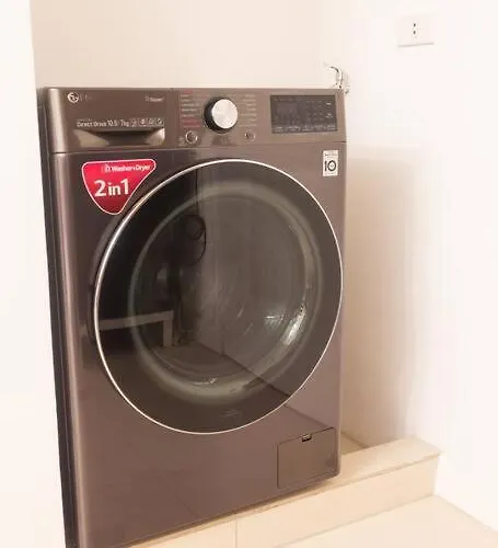 Free Parking, Pool, Gym, Netflix, Wi-fi, Ps4! * Manila